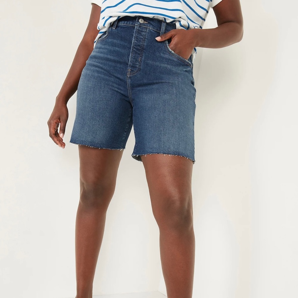 Old Navy Sky High Short in Dark Wash